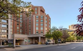 Hampton Inn & Suites Arlington Crystal City Dca